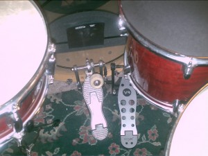 PICT0023 slave pedal next to main bass drum pedal